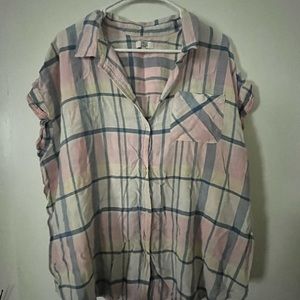 Plaid short sleeve button up